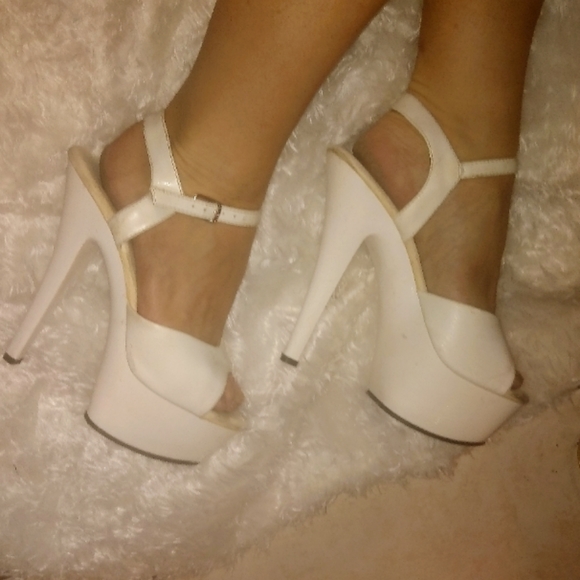 FunTasma 5" Platform Ankle Strap Heels - Picture 2 of 15